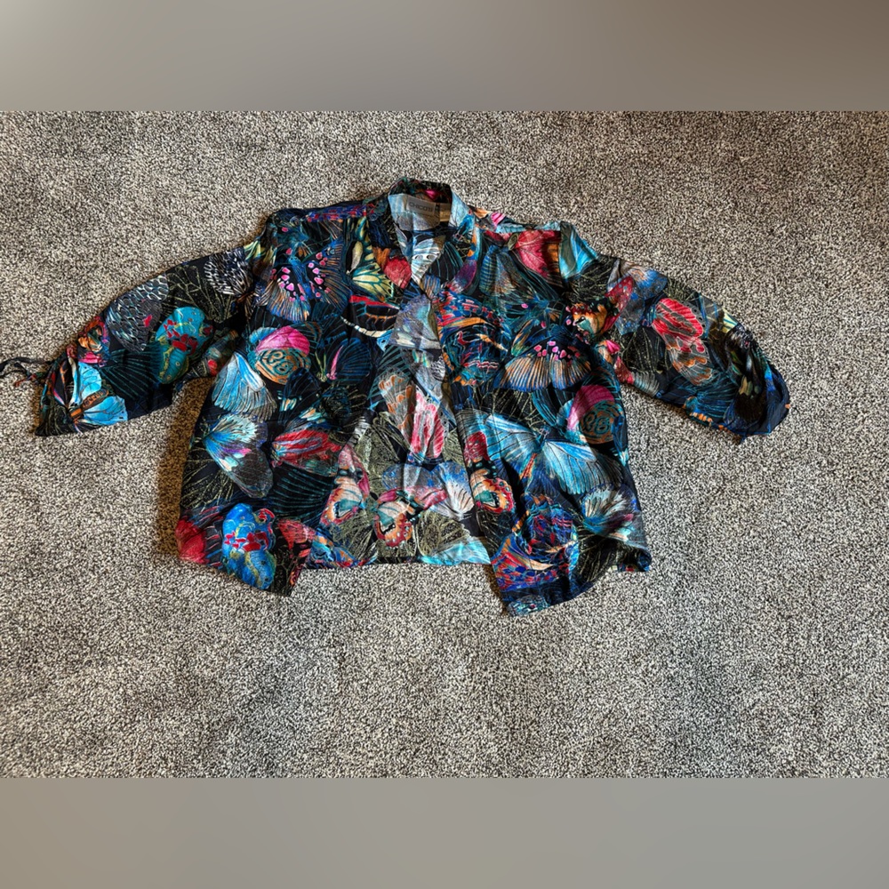 100% SILK Chicos Top!